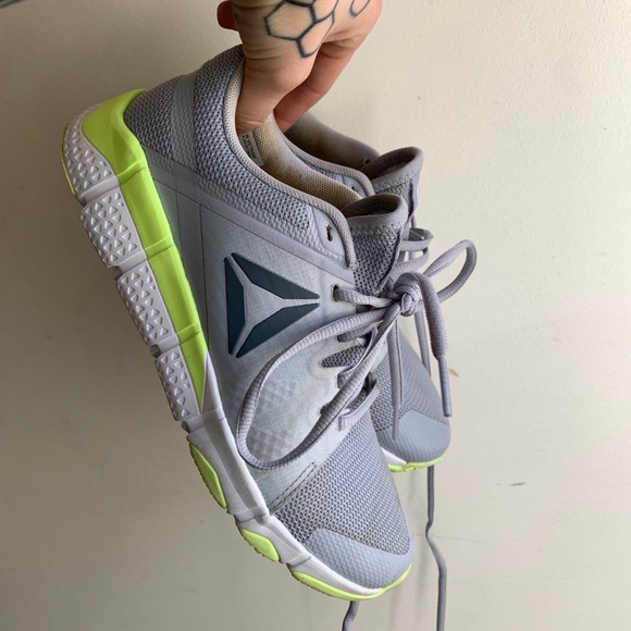 Gym Shoes bY REEBOK - Picture 3 of 6